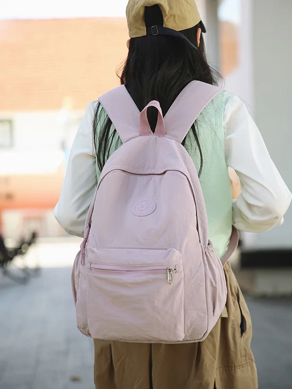 普段使いリュックはどんなもの？大学生が選ぶ軽量で丈夫な多機能リュックの選び方