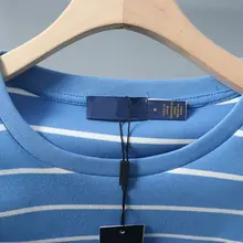 刺繍入りストライプデザインの丸首半袖Tシャツ【メンズ】