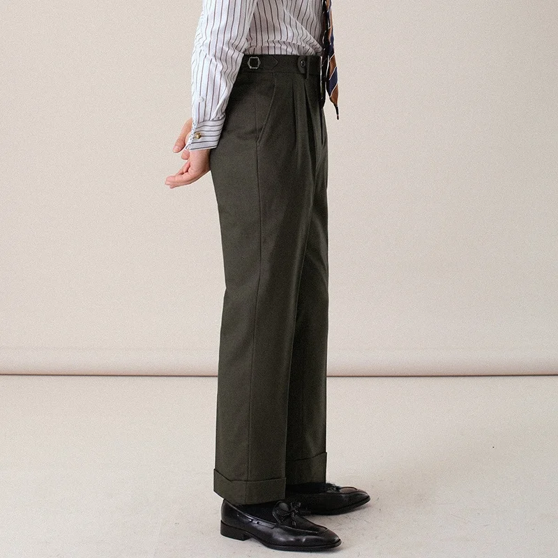 10月・4月のオフィスカジュアルで悩む男性、5000円で買える高級品はこれ！？