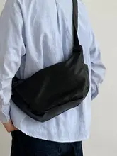 餃子型デザインのショルダーバッグ【通勤向け・カジュアル・斜め掛け】
