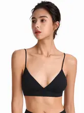 フィットネス用ノンワイヤーブラ【細ストラップ・三角カップ・スポーツ・睡眠・ヨガ用】