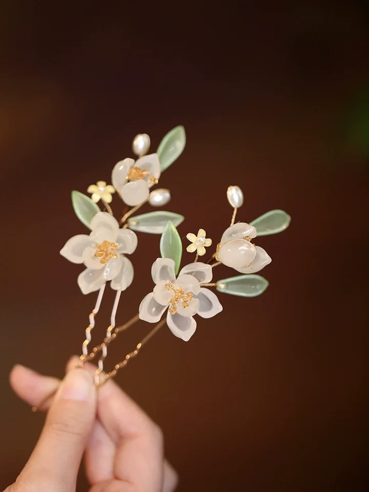 華やかな花飾りの半束ね髪クリップ【流れる房・古風デザイン】（セットアップ対応）