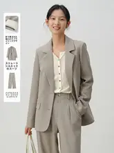 シルエットの女性用ジャケット【通勤・オフィススタイル】