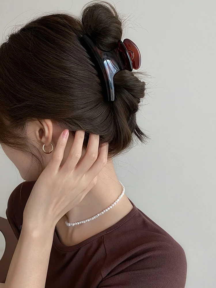 しっかり留まるヘアクリップを選ぶときに迷うのは、なぜ？
