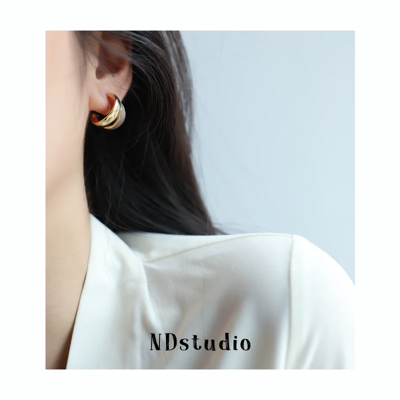 優雅なドロップグレーズ仕上げのサークルバーベルイヤリング【穴あけ不要・レトロデザイン】