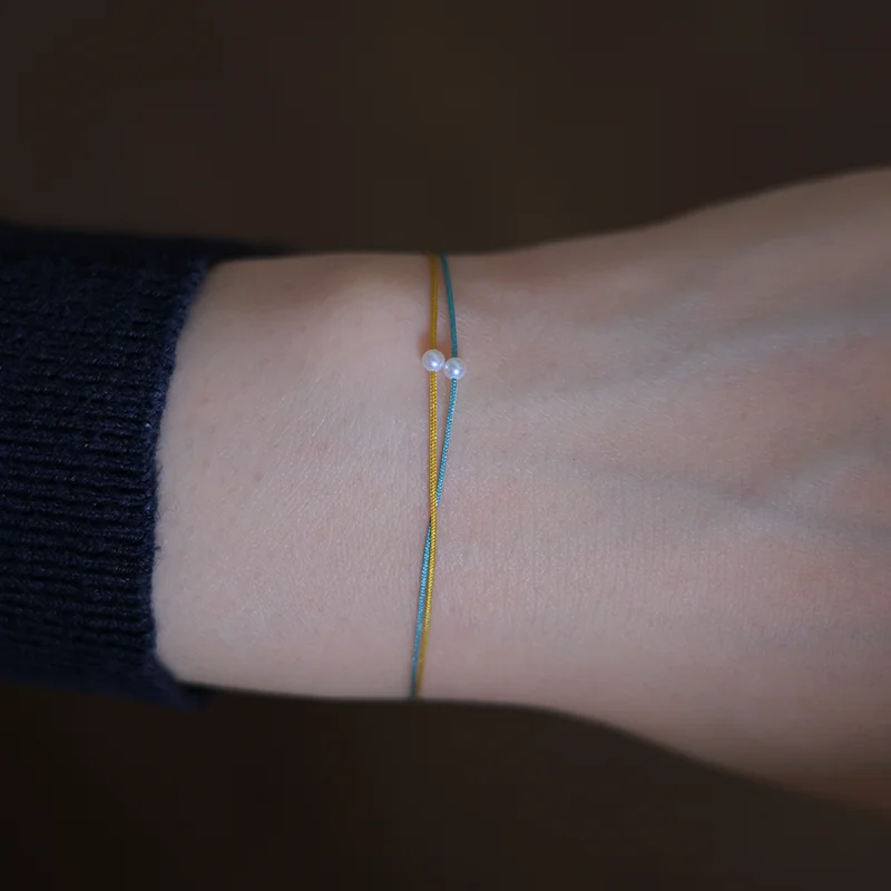 天然素材のミニ珍珠とカラーテープを使用した手作りブレスレット【シンプルデザイン・ユニセックス】