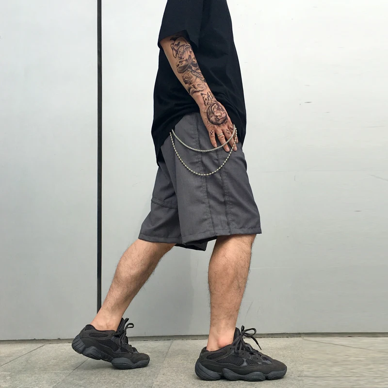 80年代レトロファッションを再現するショートパンツは、どう選ぶ？