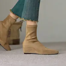 高めのヒールのストレッチブーツ【おしゃれなスクエアトゥ・ショートブーツ・女性用】