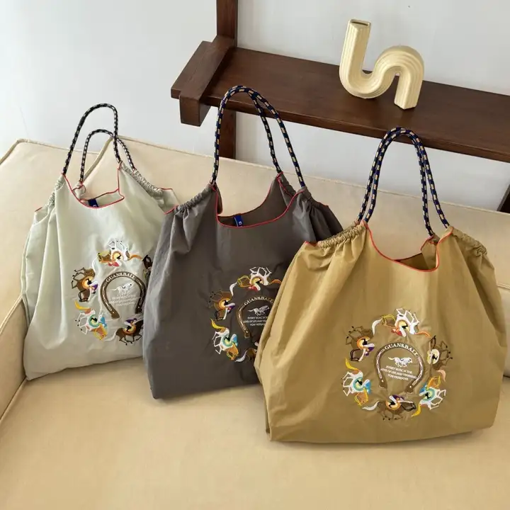 ボール刺繍デザインのエコショッピングバッグ【大容量・手提げ・斜め掛け】