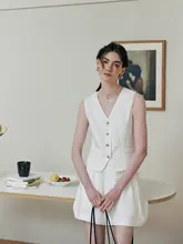 HeyDress リネンセットアップ【春夏用・高級感あるジャケット・Vネックベスト・ハイウエストショートパンツ】