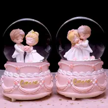  カップル用ケーキ型クリスタルボールミュージックボックス【ロマンチックなオルゴール・プロポーズやバレンタインデーに最適・ギフト】