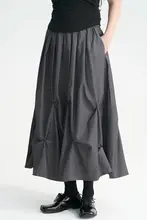 デザイン性の高い黒のプリーツスカート【春秋用・女性用】