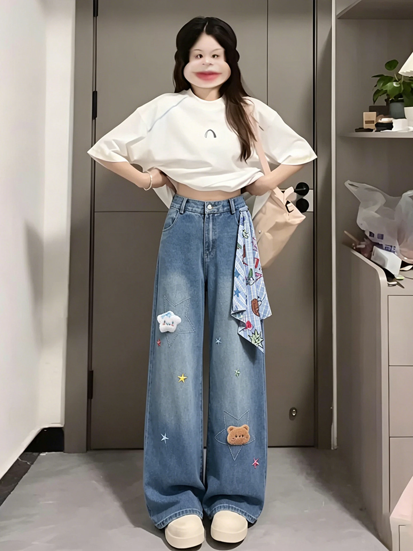 刺繍付きデニムパンツは、本当に「着るだけで気分が上がる」の？