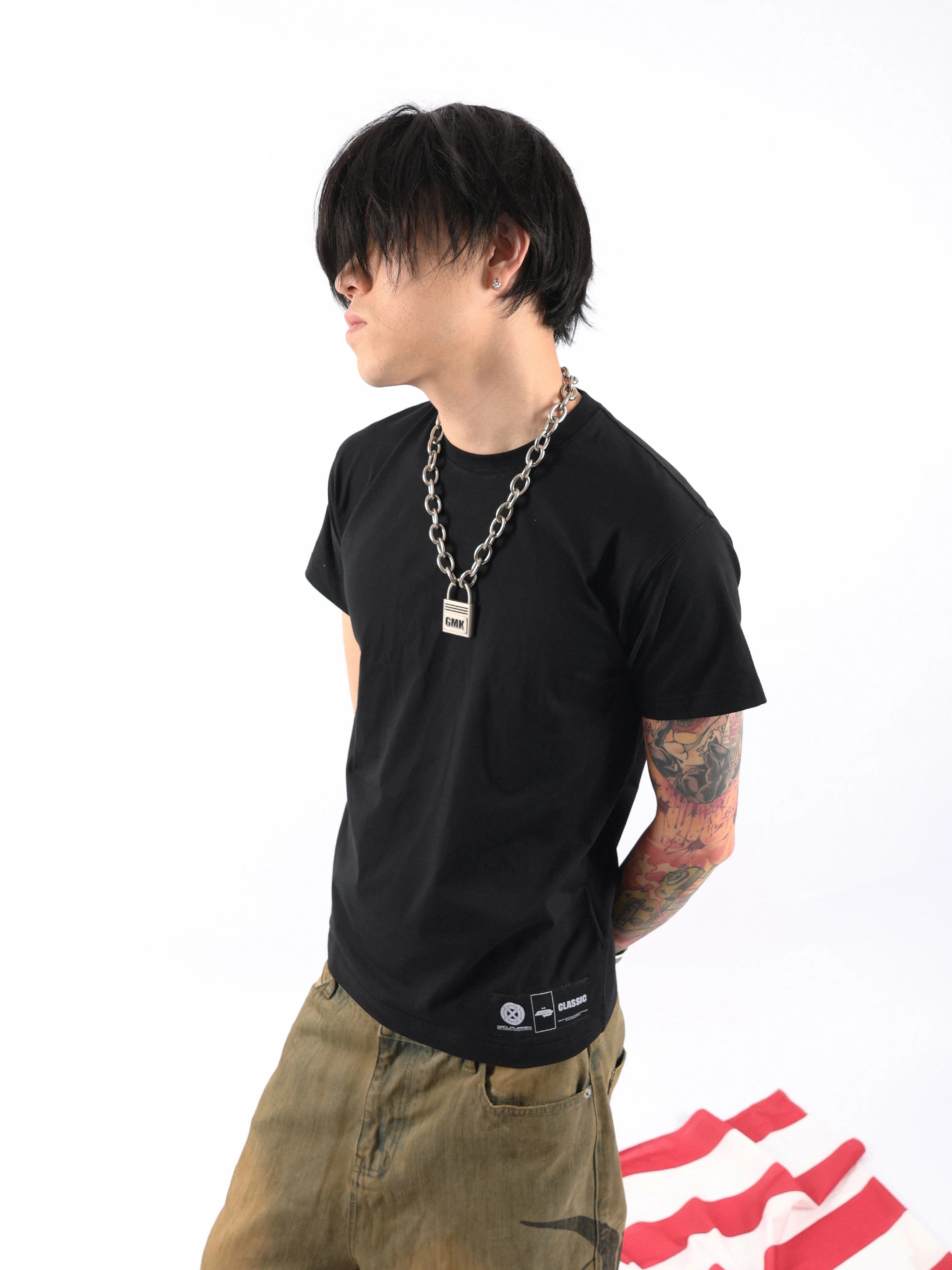 カジュアル ストリート 系のTシャツで失敗しない着こなしは？