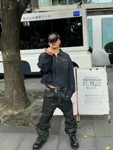ブラッシュワックスコーティングのライダースアーマー風プリーツデザインカジュアルパンツ【微フレア】