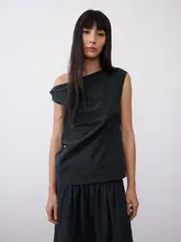 肩部不対称デザインのパフスリーブシャツ【極上の柔らかさ・花柄ウエスト】とエレガントなフレアスカート（セットアップ対応）