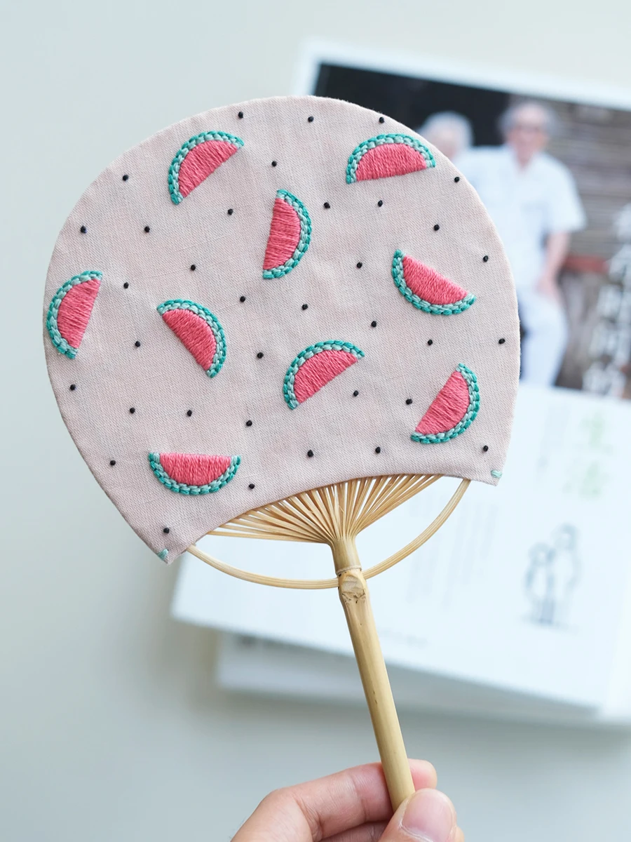 羊毛刺繍のDIY団扇材料キット：小型竹扇子の手作りに必要な素材と使い方