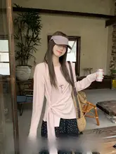 ユニークなデザインの長袖トップス【フィット・韓国風・無地・大人カジュアル】