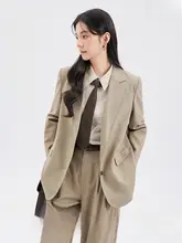 カーキ色のレディースジャケット【高級感・カジュアルスタイル・日常使いに最適】（セットアップ対応）