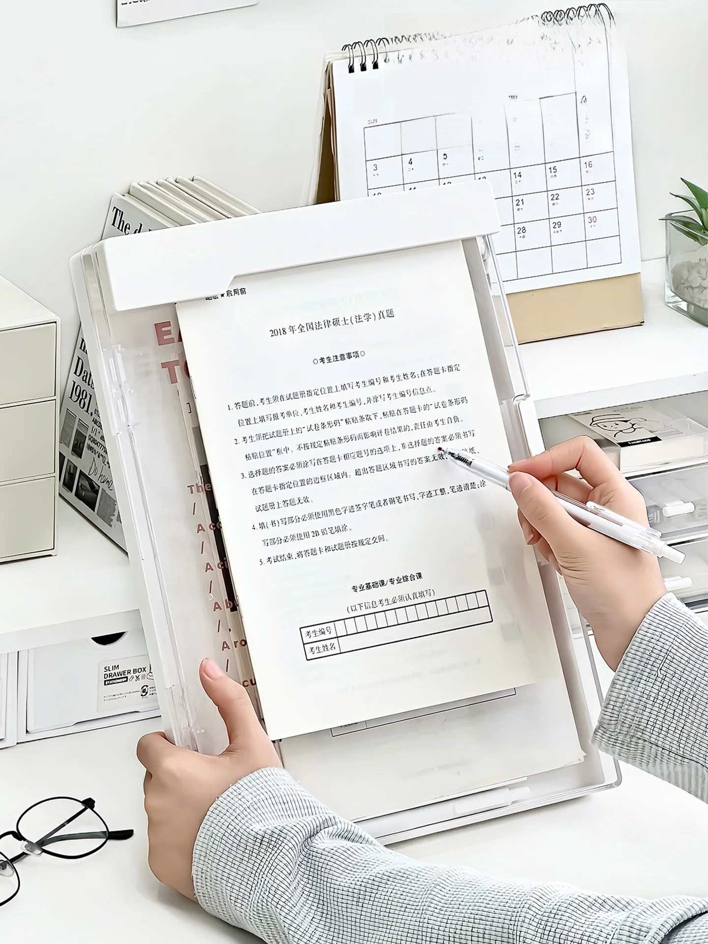 「A4対応透明書類ファイル」は本当に小学生にぴったり？メモリプレート付きの使い勝手を徹底検証