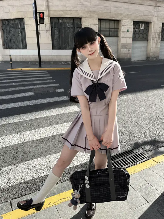 かわいい小熊猫プリントの水手服トップスとプリーツスカート【紫・収腰デザイン・フレンチスタイル】（セットアップ対応）
