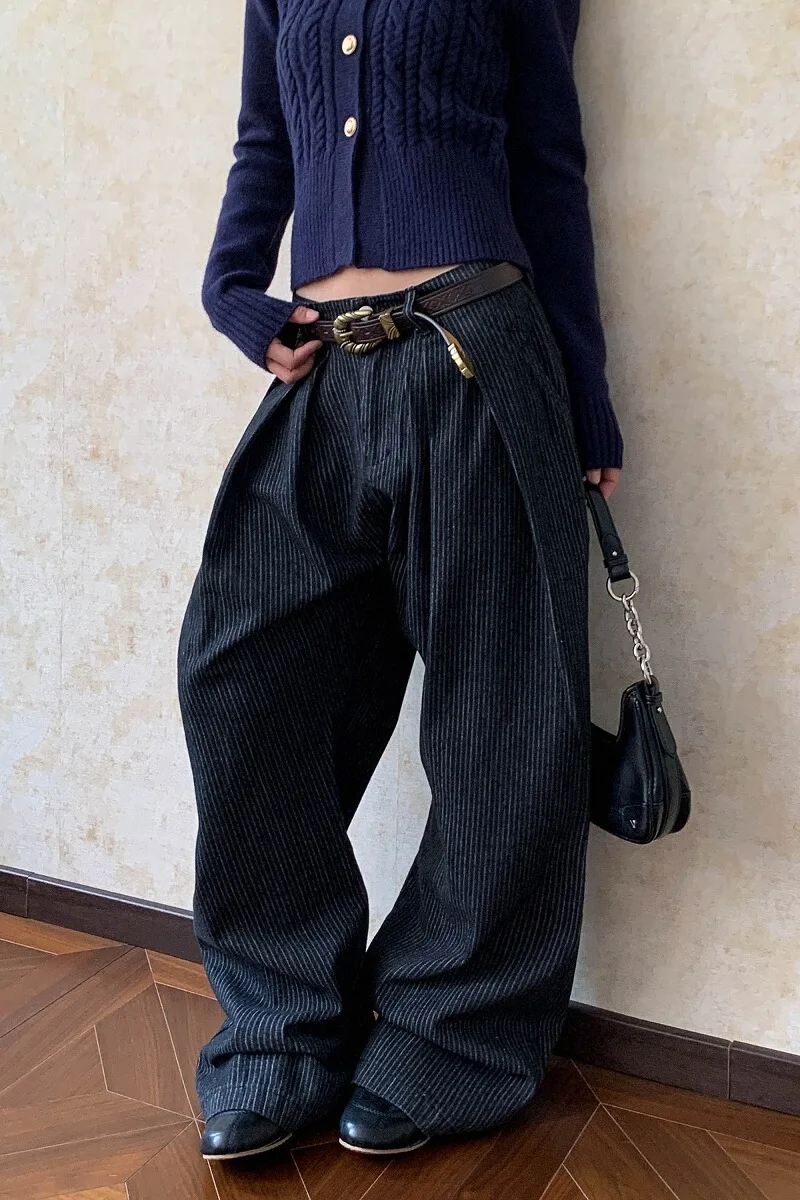美式レトロ風3タックストライプカジュアルパンツ【Aライン・黒・ワイドレッグ】（セットアップ対応）