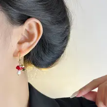 可愛い赤色のガラスきのこイヤリング【デザイン性高い・カラフル・ジュエリー】