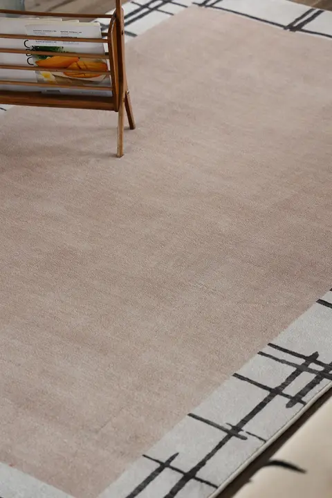 高級感あるフレンチスタイルラグ カウチソファ用【クリーム風・毛足の長い・暖房対応・無ホルムアルデヒド】