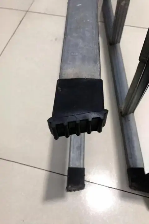 防音・滑り止め付き厚手ラバー製テーブル脚カバー【スクエア・耐摩耗】