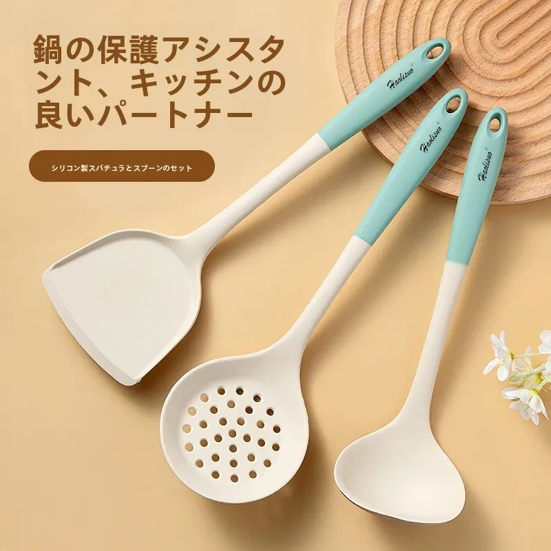 高耐熱シリコン製フライ返し：焼けない特性と家庭用非粘着鍋対応の実証