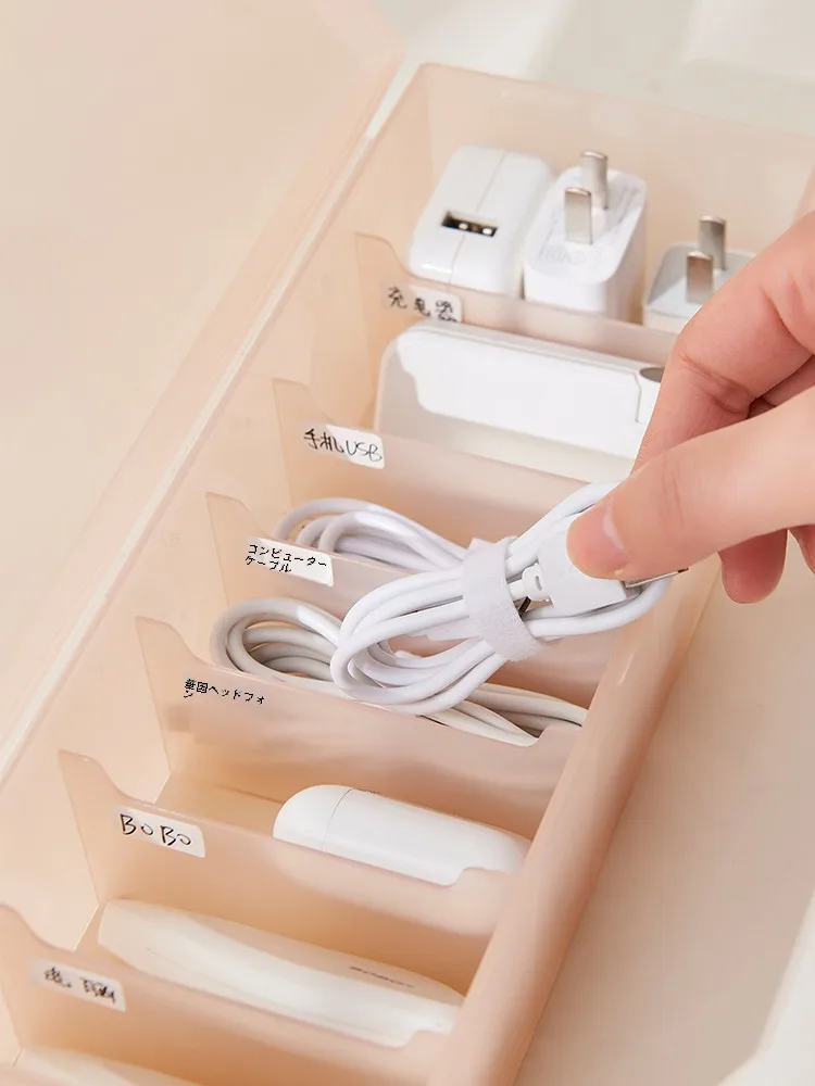 デスク用ケーブル整理ボックス： スマホ充電器・電源コード収納に最適な仕切り付き収納ケース
