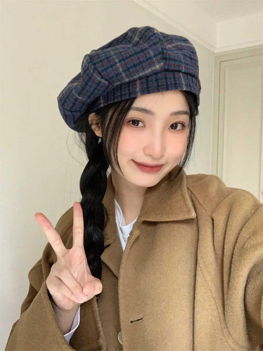 チェ ック柄ウールベレー帽で秋の街を彩るには？