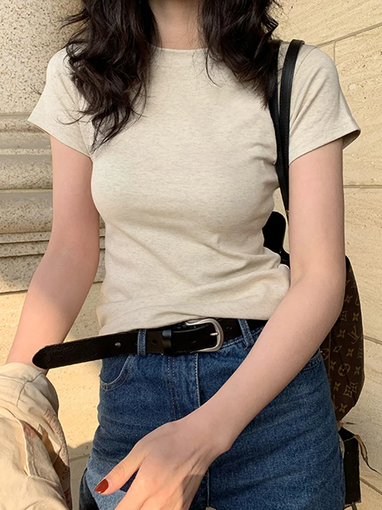 tシャツ シャツ 重ね着 レディース どうやって着るの？シンプルなコットンTシャツが解決する通勤スタイルの悩み