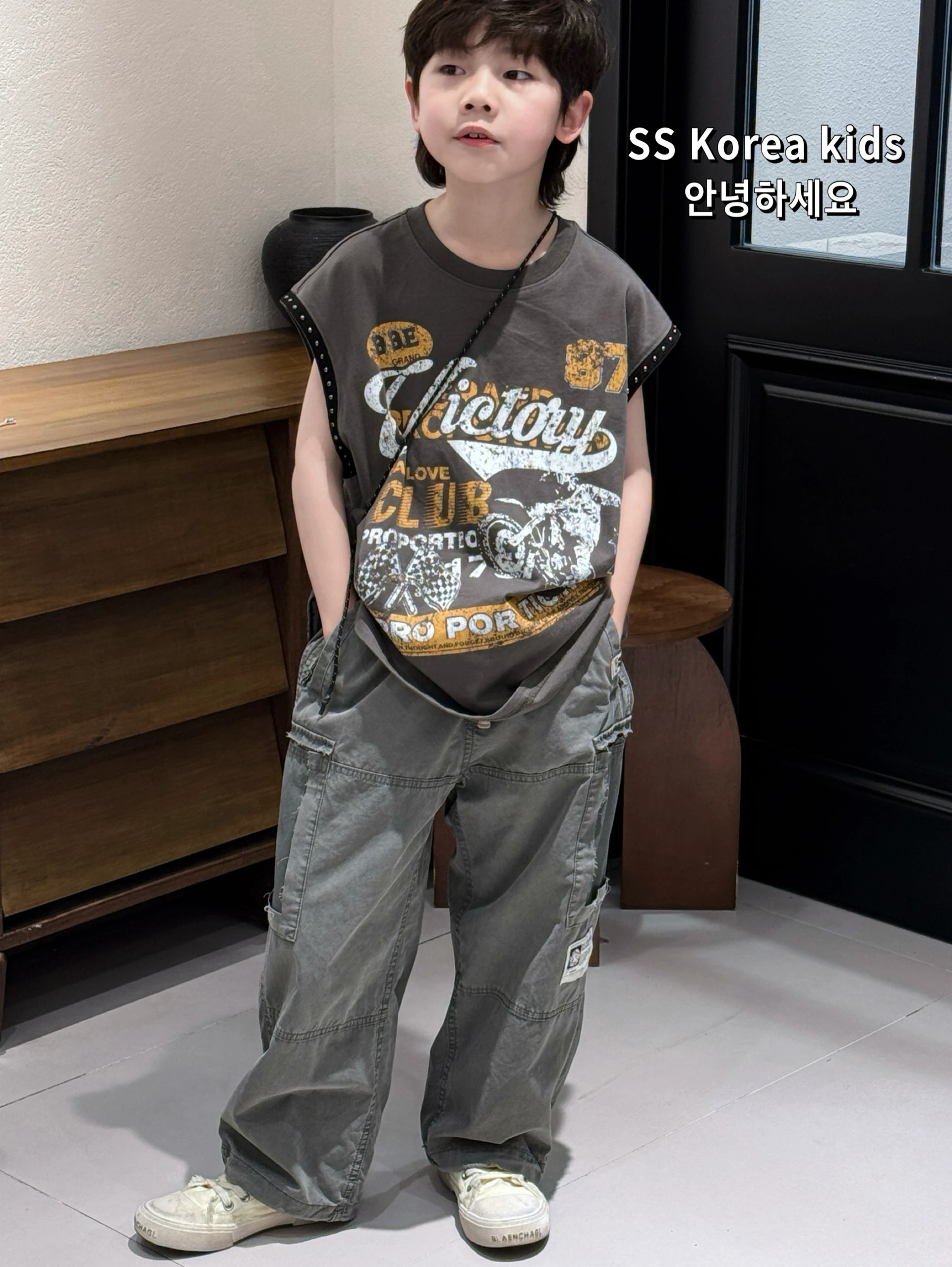 「tシャツ 小さい」はどうやって選ぶ？子供の成長に合わせて着るための選び方と、実はこれで解決できる3つのポイント