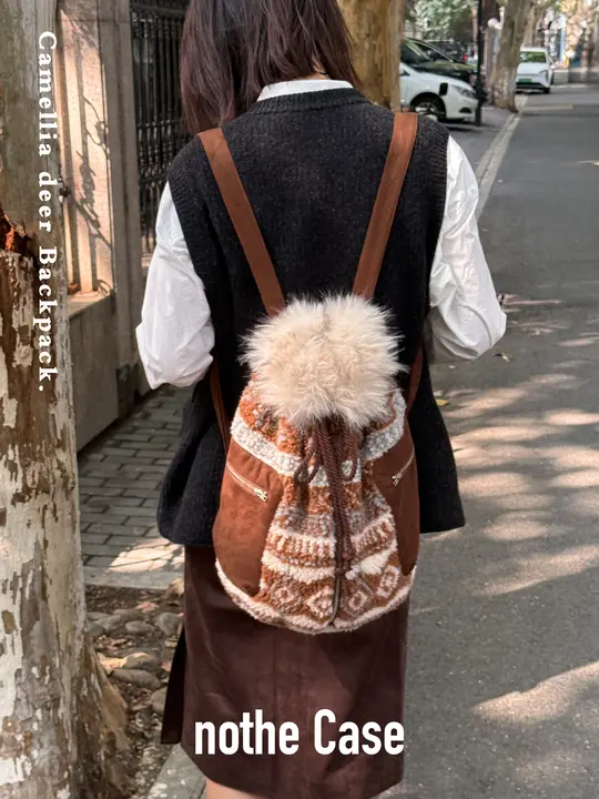 抽绳デザインの大容量ダック柄リュック【フェイクスエード・毛羽立ち感】