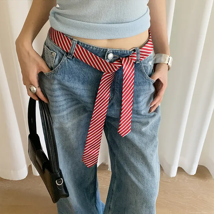 レッドストライプのウエストベルト【レトロデザイン・細長いスカーフ・おしゃれなアクセント】