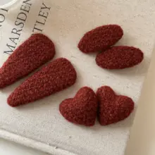 レッドカラーのハンドメイドヘアクリップ【前髪用・細い髪用・高級感】