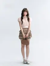 レトロデザインの立襟ウエストシェイプブラウス【バタフライスリーブ・ショートスリーブ・甘美な雰囲気】