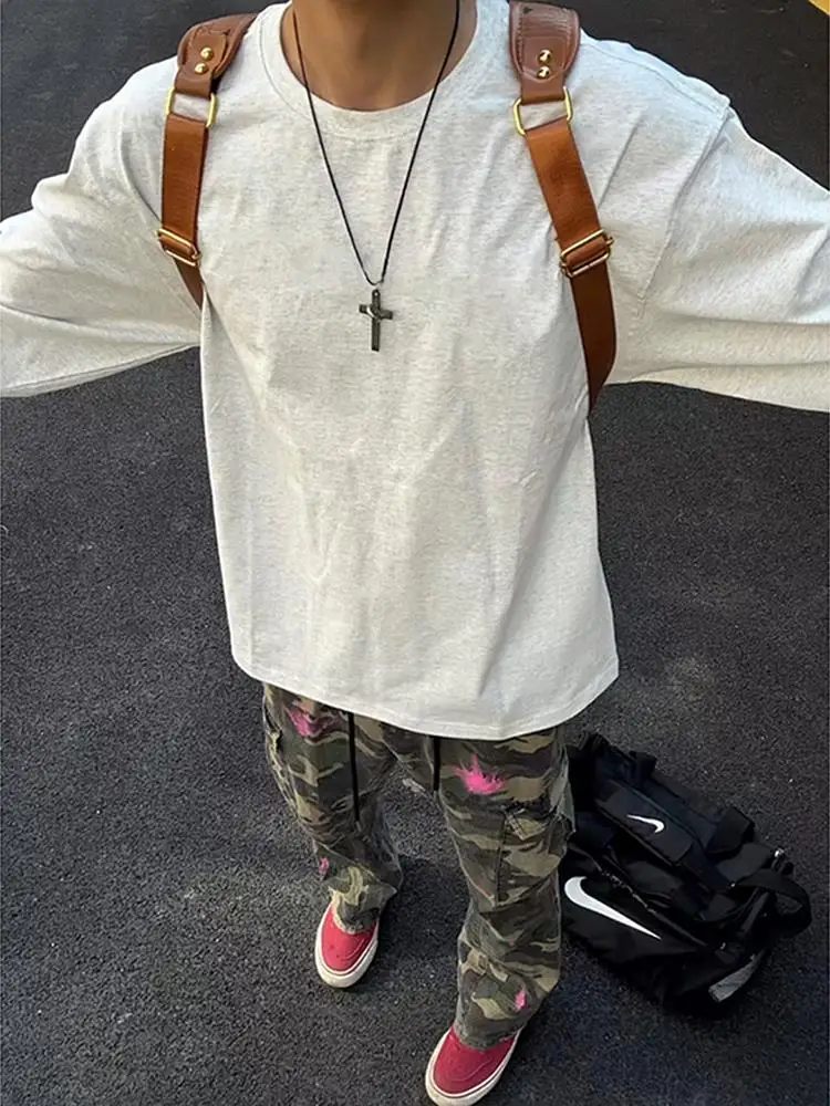 ゆったりとしたデザインの長袖Tシャツ：コットン100%で秋の日常を快適に