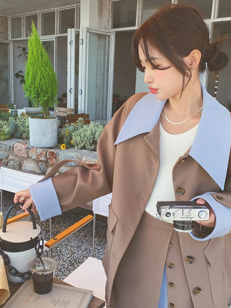 30代の通勤スタイルに悩むあなたへ：シンプルで洗練されたブラウンスーツが、なぜ今注目されているのか？