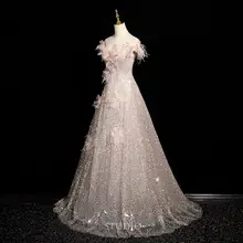 高級感のあるウェディングドレス【エレガントなデザイン・女性用】