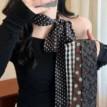 黒白ドットのスカーフ【首に巻けるリボン・高級感・シャツやセーターにぴったり】