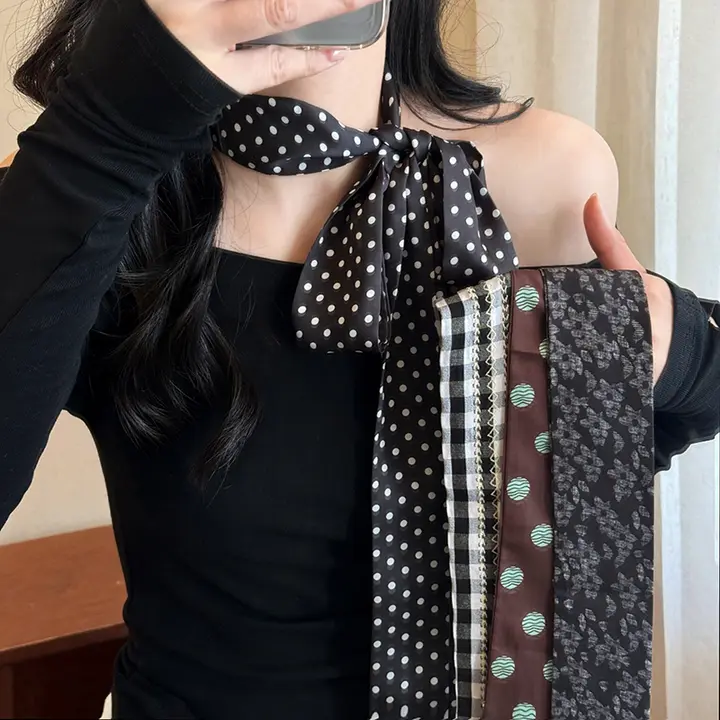 黒白ドットのスカーフ【首に巻けるリボン・高級感・シャツやセーターにぴったり】