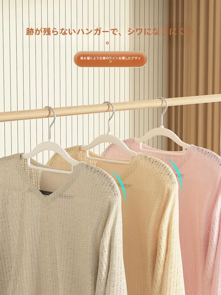 背中が空いてる服に悩むなら、これひとつで解決できる？