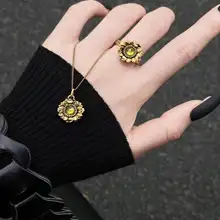 向日葵デザインの指輪【高級感あり・指先にぴったり】