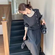 グレーのスーツ風ワンピース【秋春用・洗練されたデザイン・女性用】（セットアップ対応）