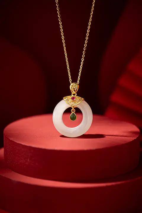 天然和田玉使用のペンダントネックレス【女性用・鎖骨ライン・シルバーアクセサリー】