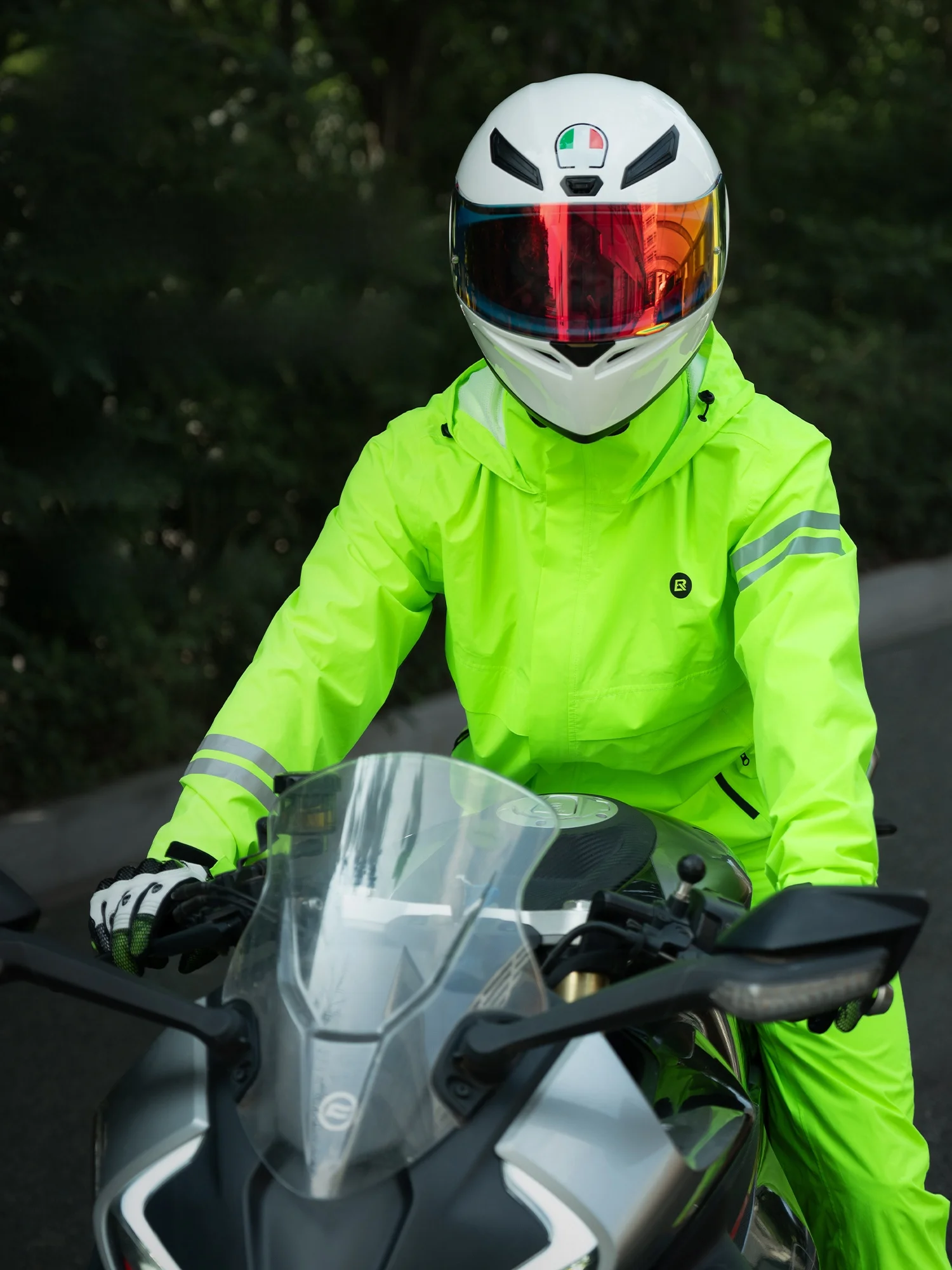 ROCKBROS YPY028 防水バイクレインウェア：上下分離式で電動バイク・自転車対応の実用性を徹底検証
