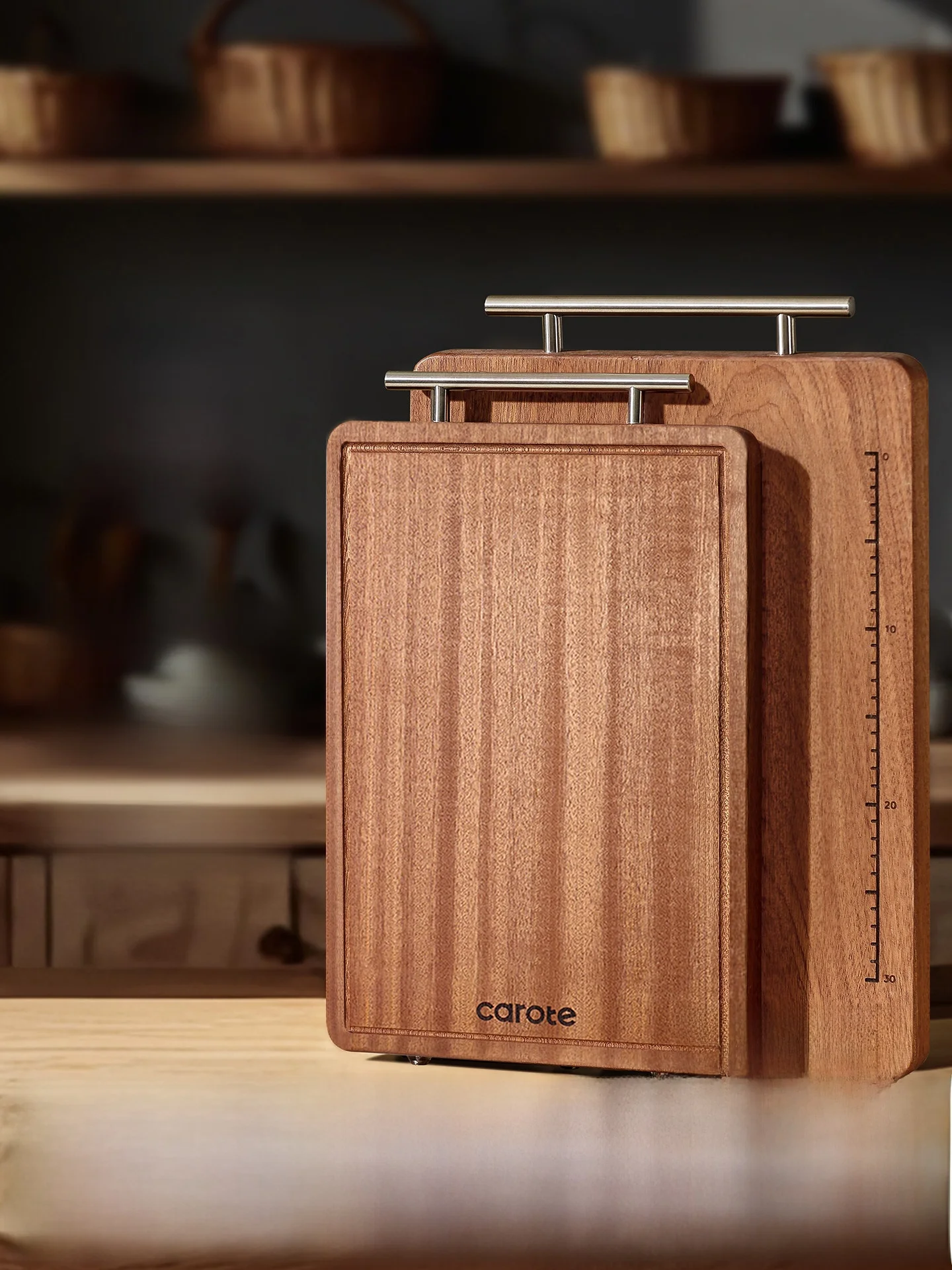 合板カットに適したウォールナット製カッティングボードの仕上がりと実用性