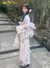 淡い花模様の二部式和服【伝統的なデザイン・吊りスカート】（セットアップ対応）